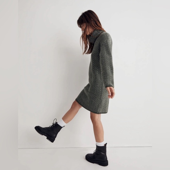 Madewell Womens Oversized Turtleneck Sweater Dress in Geo Print Green,‎ size XS - Picture 2 of 13